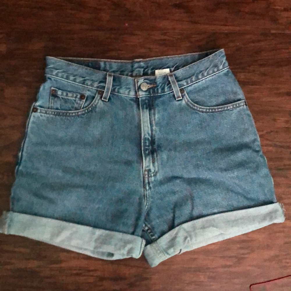 Levi’s short high waisted 550 size 10